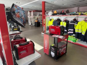 Los primeros equipos Lincoln Electric ya están disponibles en Torneiro, con soluciones para soldadura MMA, TIG Lift y MIG. 