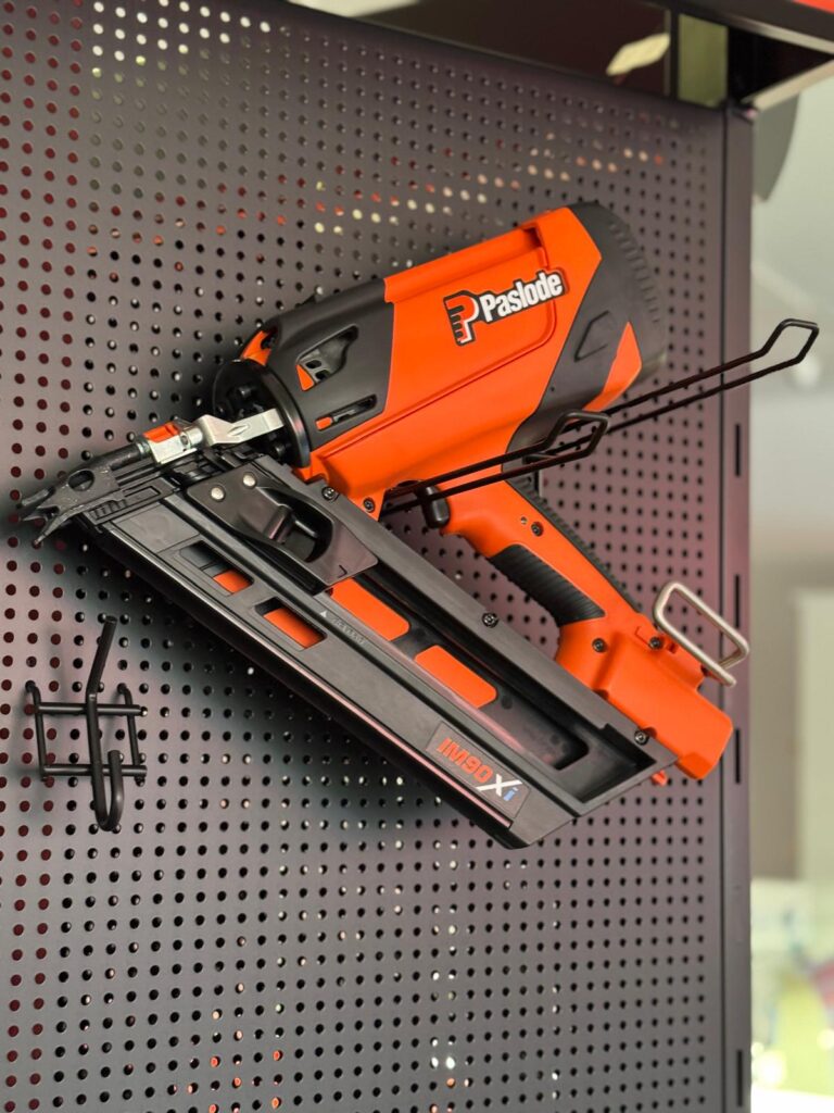 Clavadora Paslode IM90Xi